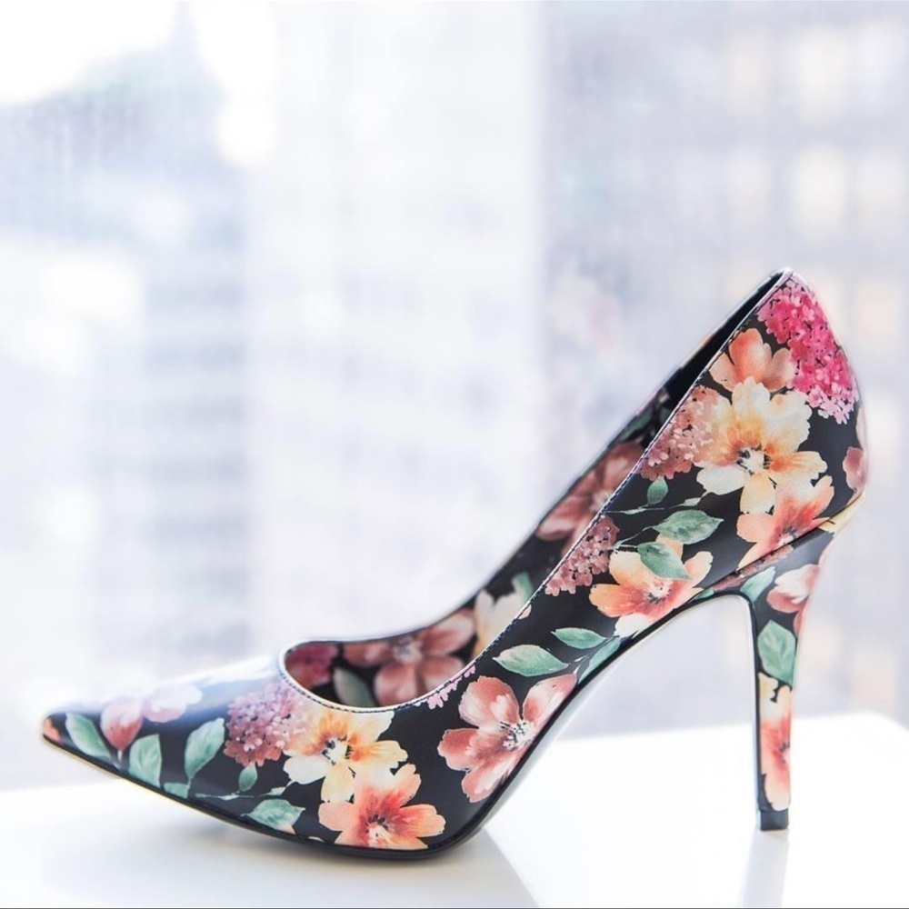 Nine West Floral Pumps